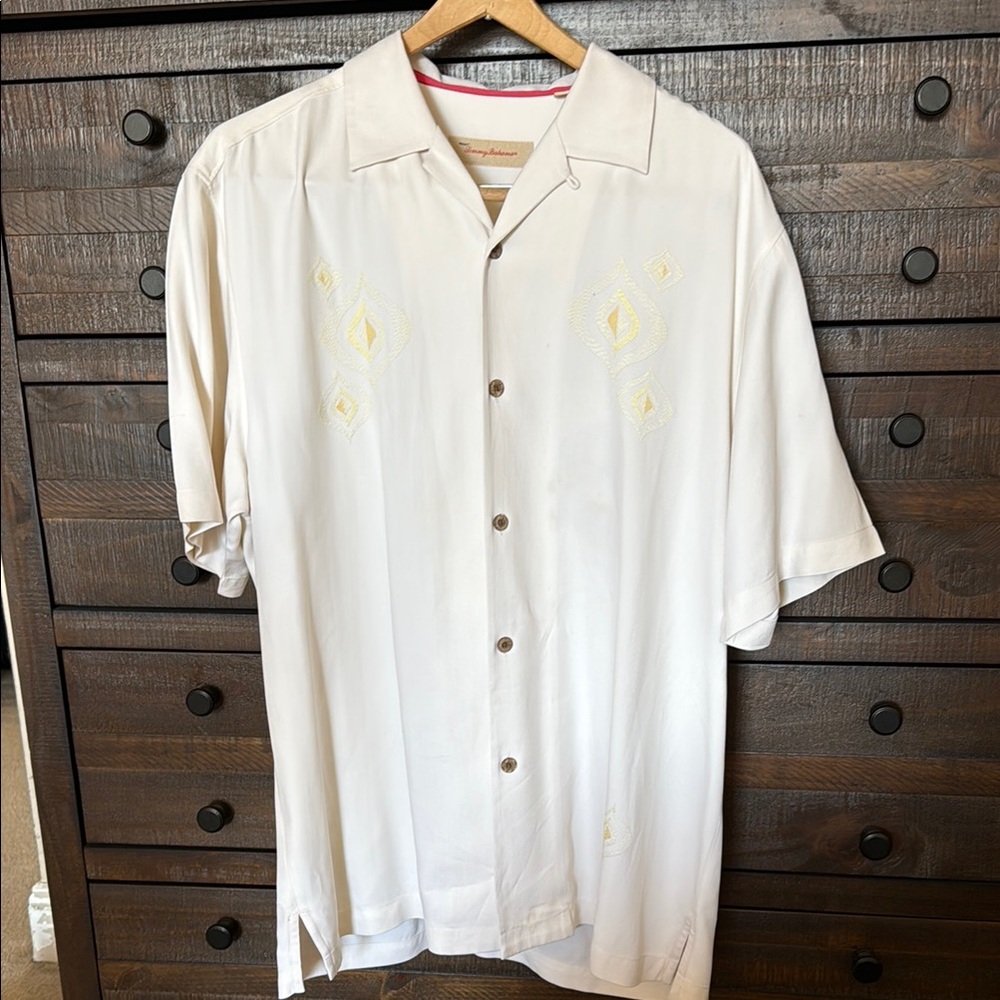 Men’s Tommy Bahama White Casual Button Down Shirt size Medium